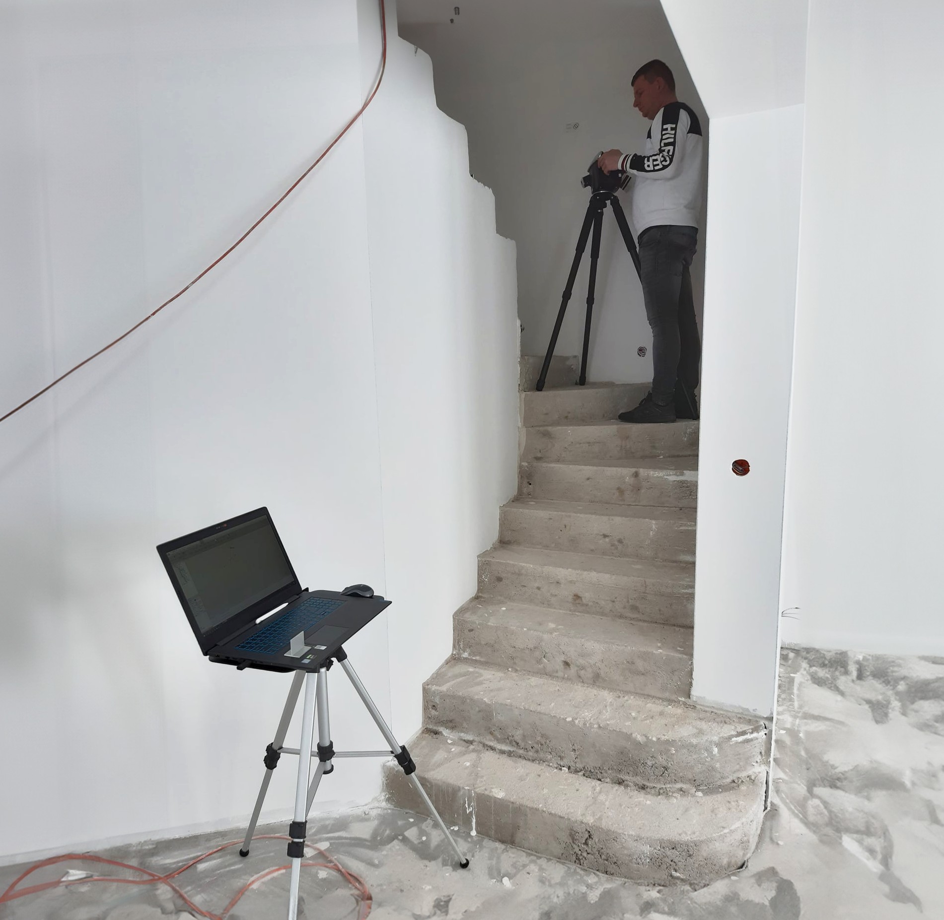 3D-Laseraufmaß mit dem Flexijet-System an einer Rohbautreppe
