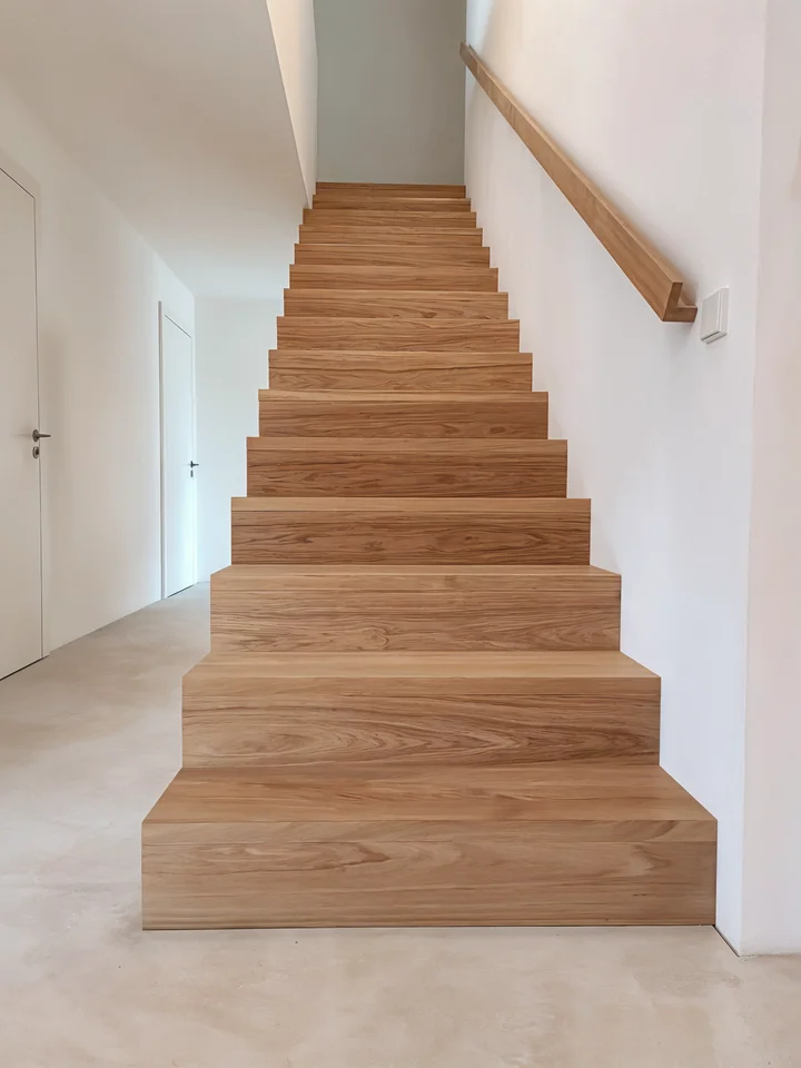 Faltwerktreppe im modernen Stil –
